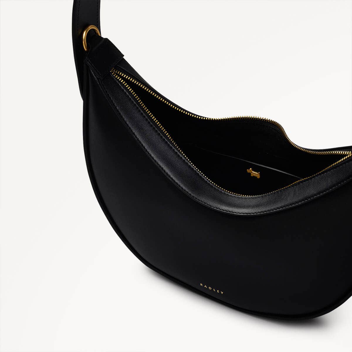 The Kensal Leather Small Ziptop Shoulder Bag in Black - 110166