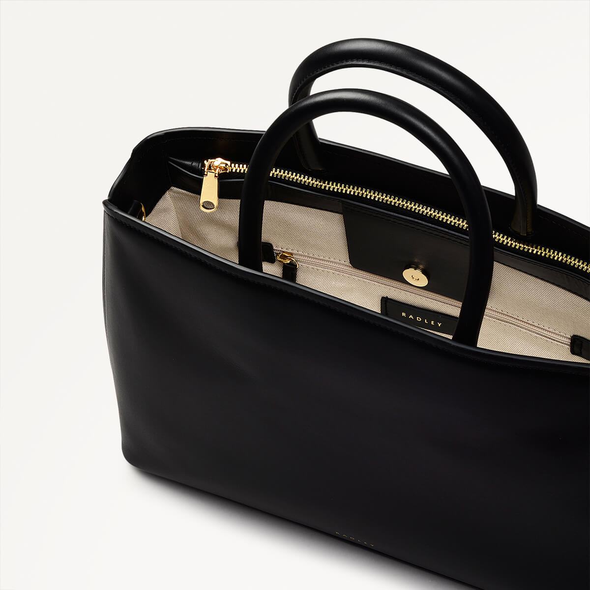 Bow Street Medium Ziptop Grab Black  - 110193