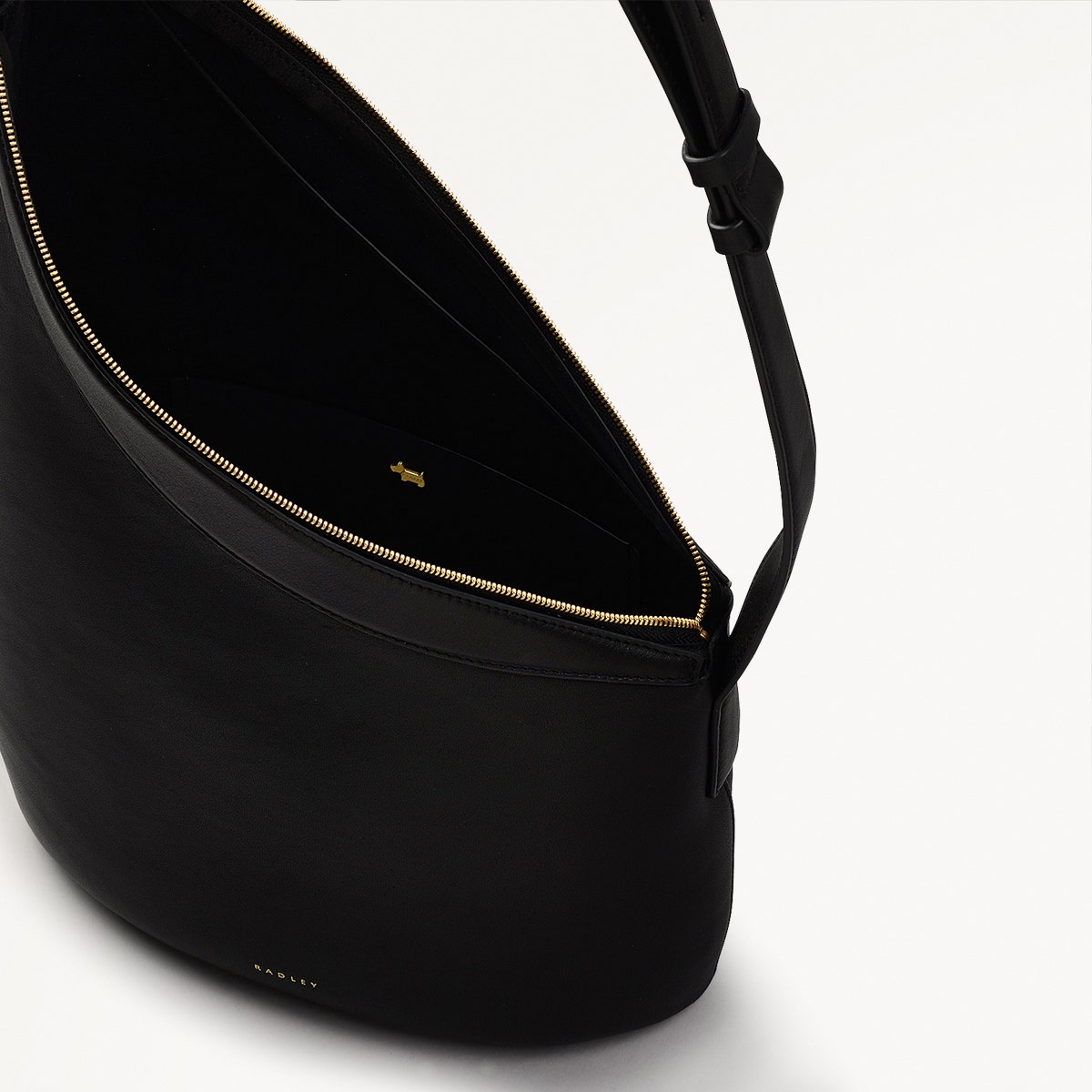 The Kensal Leather Medium Ziptop Shoulder Bag in Black - 110291