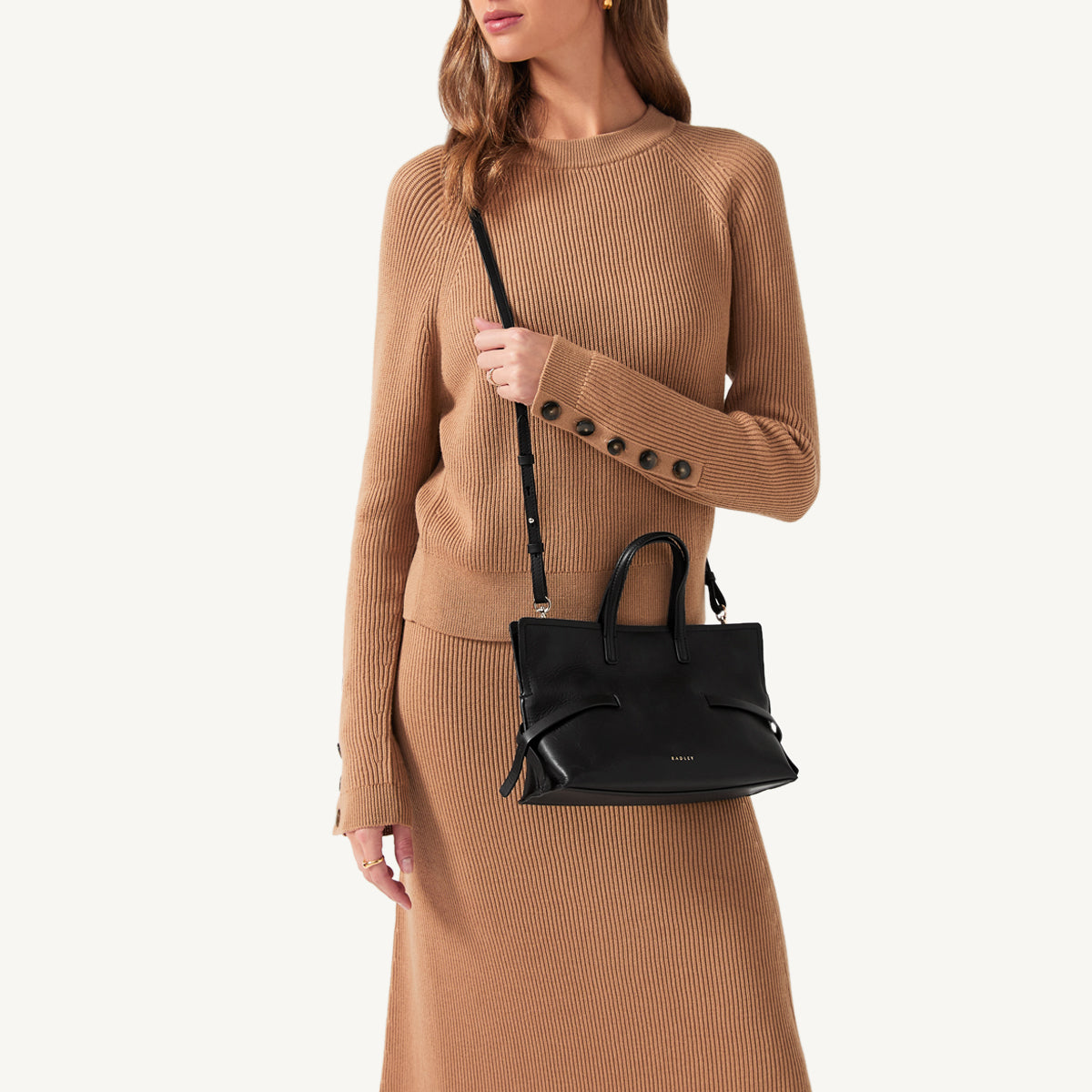 Fleet Street Leather Small Open Top Crossbody Bag in Black - 110306