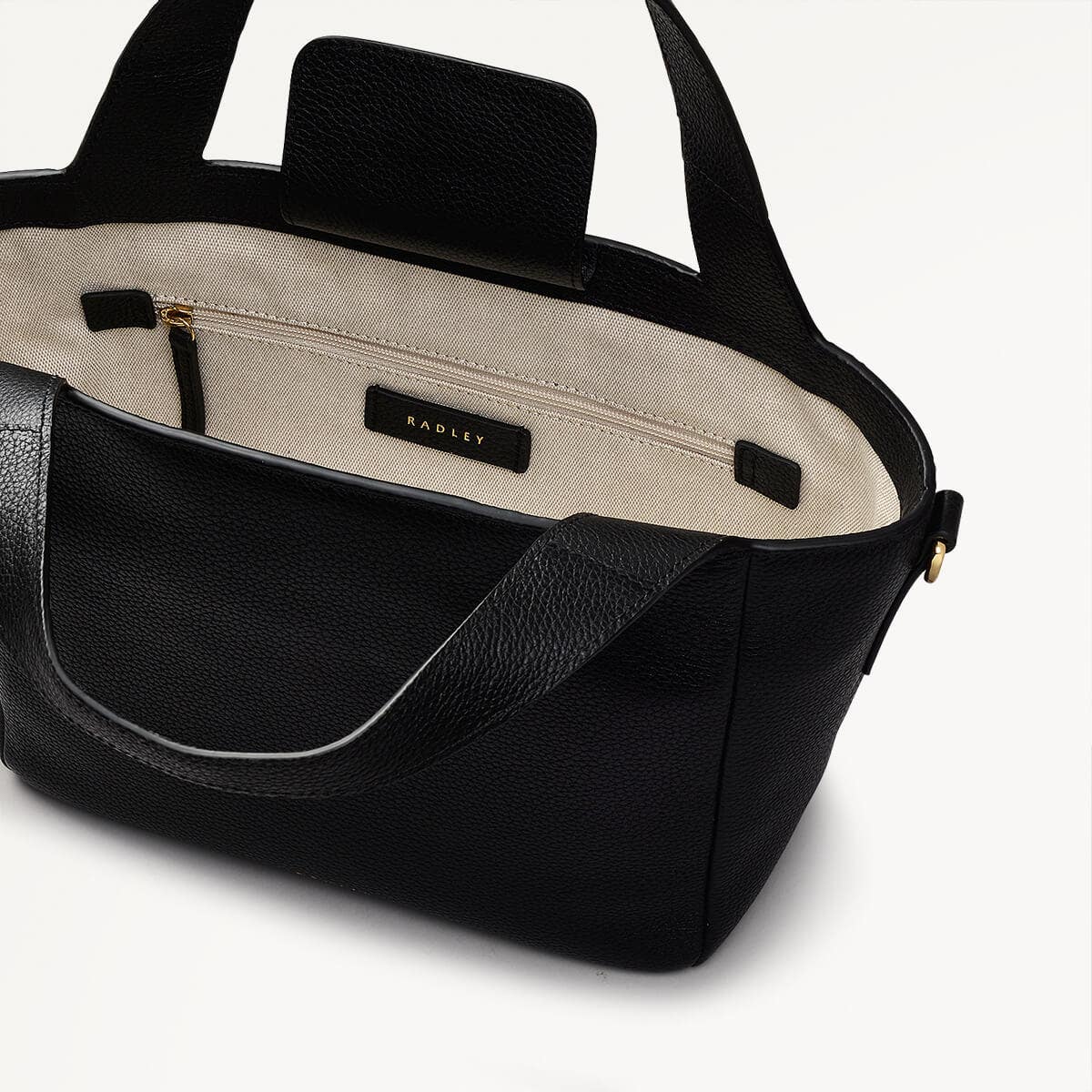 Alpha Road Leather Medium Open Top Grab Bag in Black - 110488