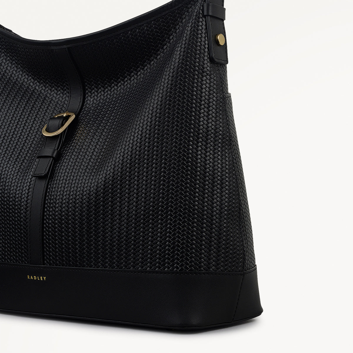 Ebury Leather Medium Ziptop Shoulder Bag in Black - 111929