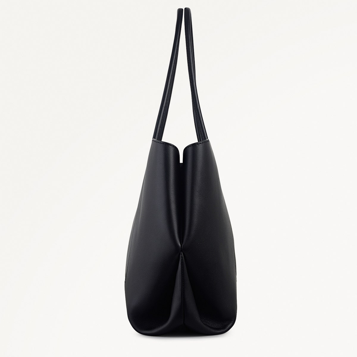 The Compton Medium Ziptop Shoulder Bag in Black - 112200