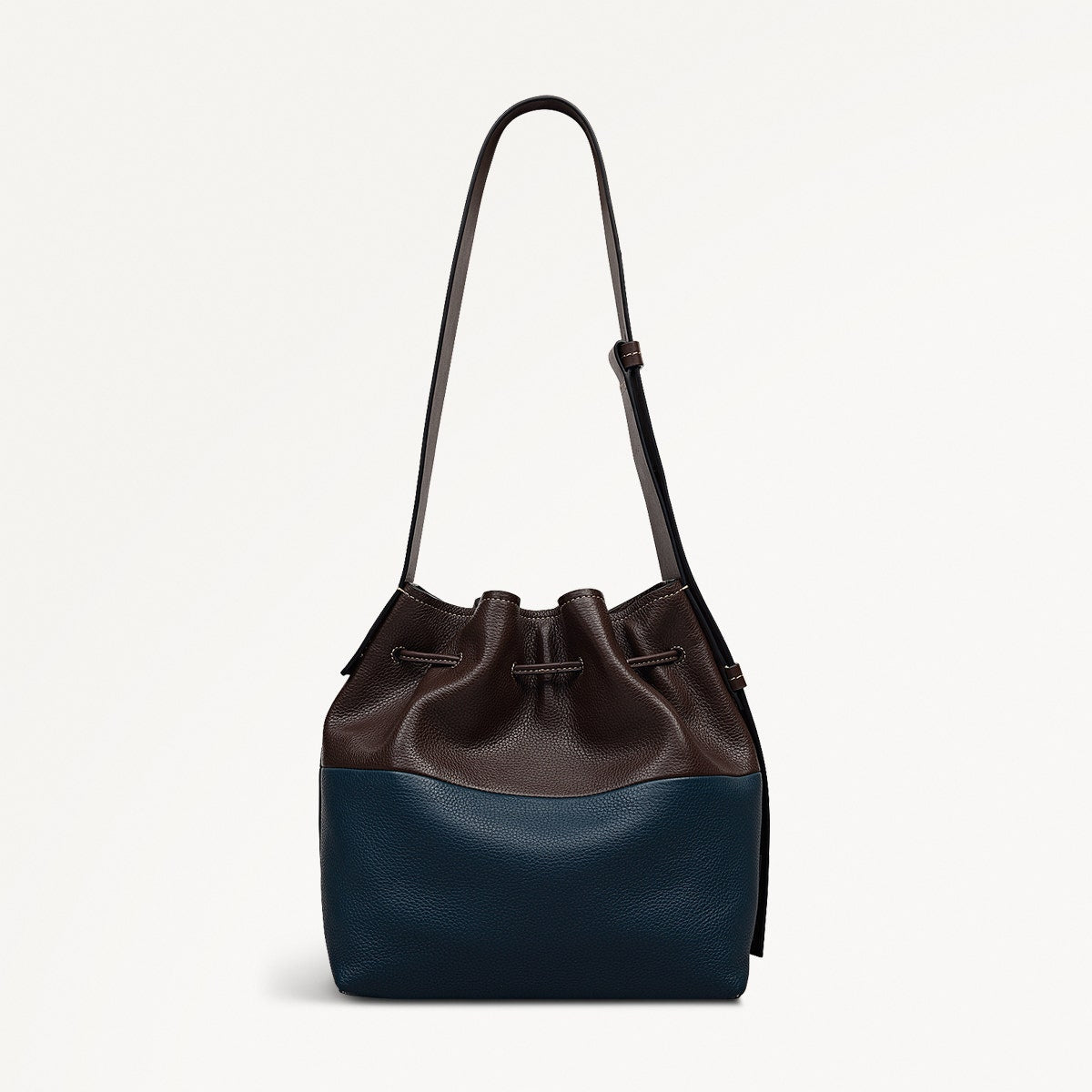 York Mews Leather Medium Drawstring Shoulder Bag in Dark Oak - 112362