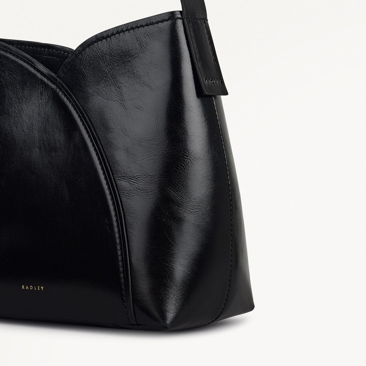 Tulip Street Leather Large Open Top Shoulder Bag in Black - 112406