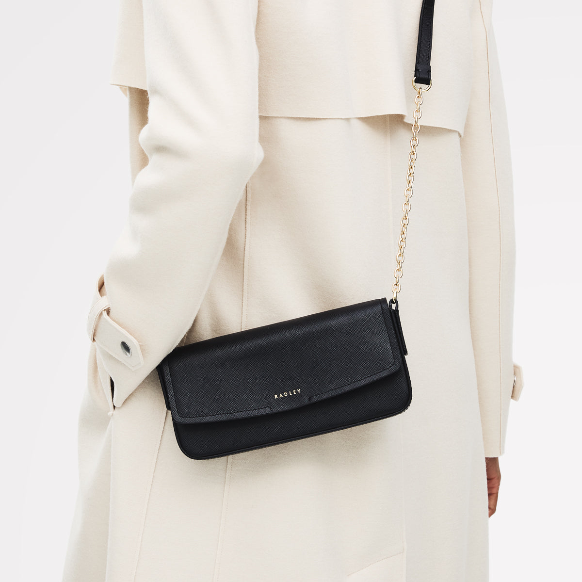 Crosby Alley Leather Large Phone Cross Body Bag in Black - 112642