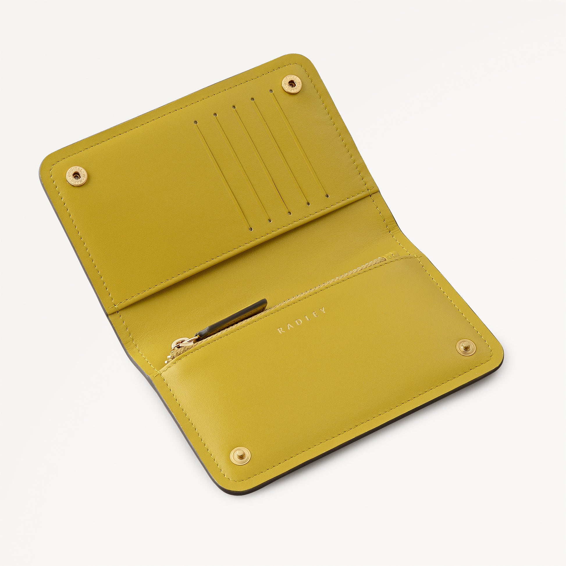 Elm Avenue Leather Medium Bifold Wallet in Dark Brown - 112714