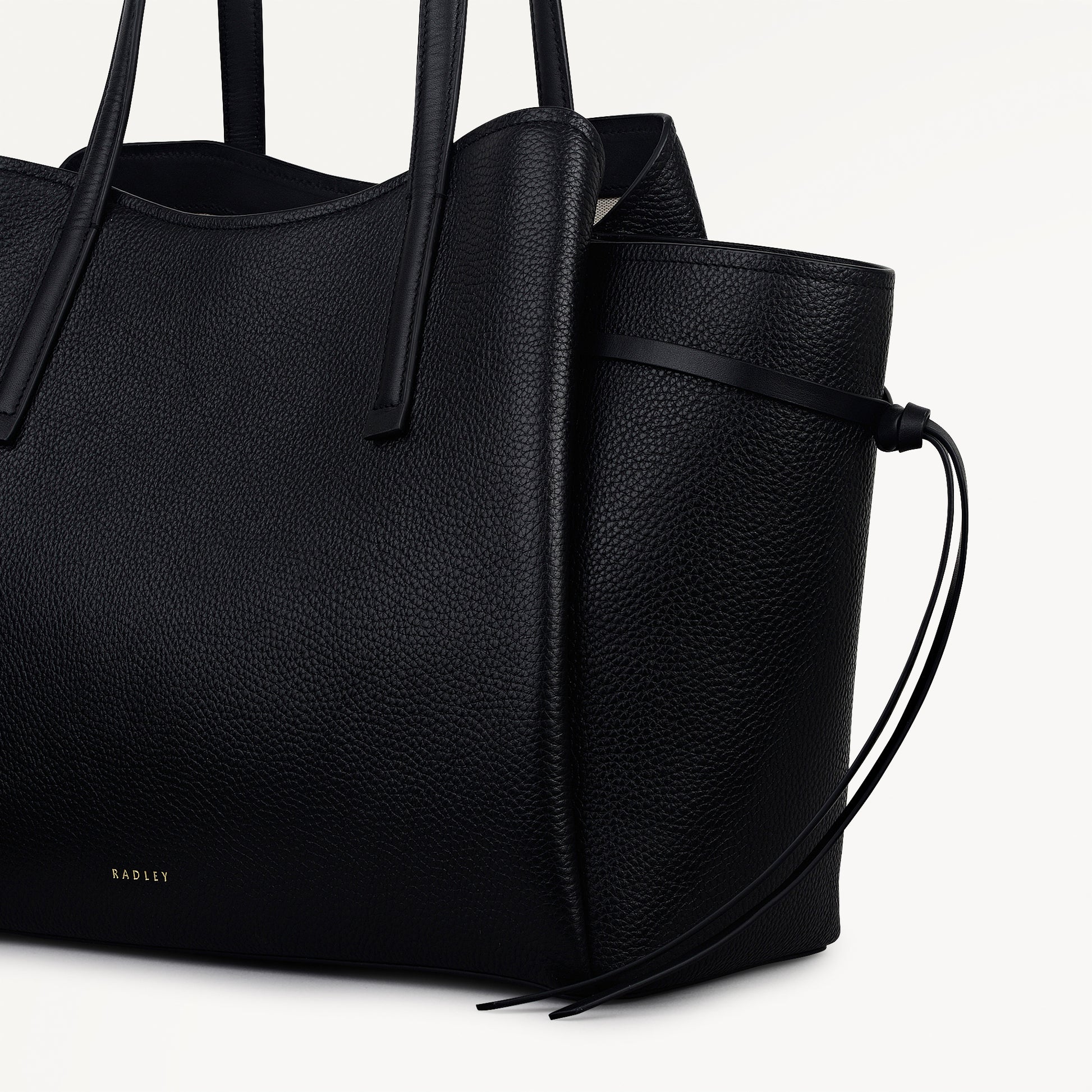 Blake Gardens Leather Large Ziptop Tote Bag in Black - 112734