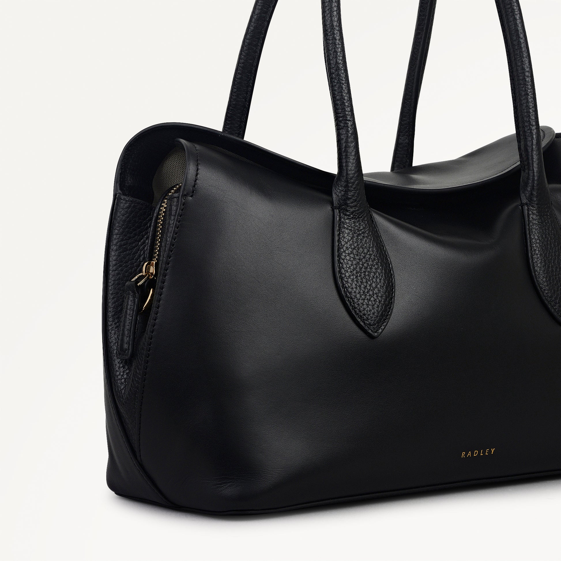 Liverpool Gardens Leather Medium Ziptop Grab Bag in Black - 112748