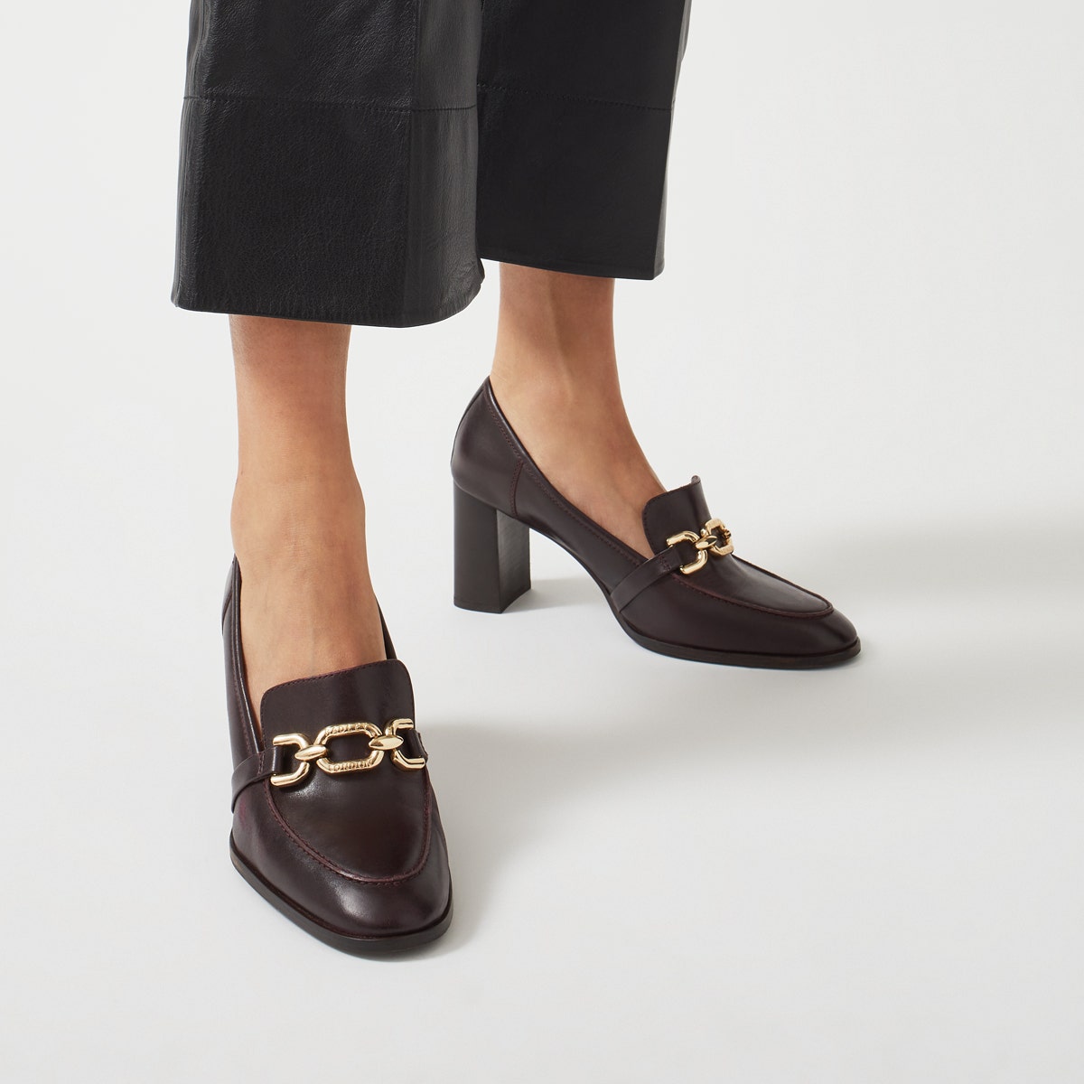 CAVENDISH MEWS CHUNKY CHAIN HEELED LOAFER DARK CHERRY