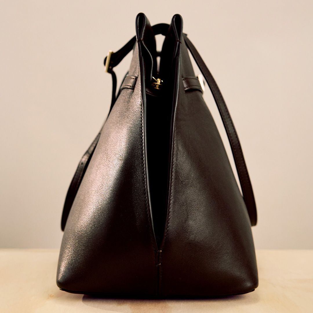 The Christina Large Ziptop Shoulder Black