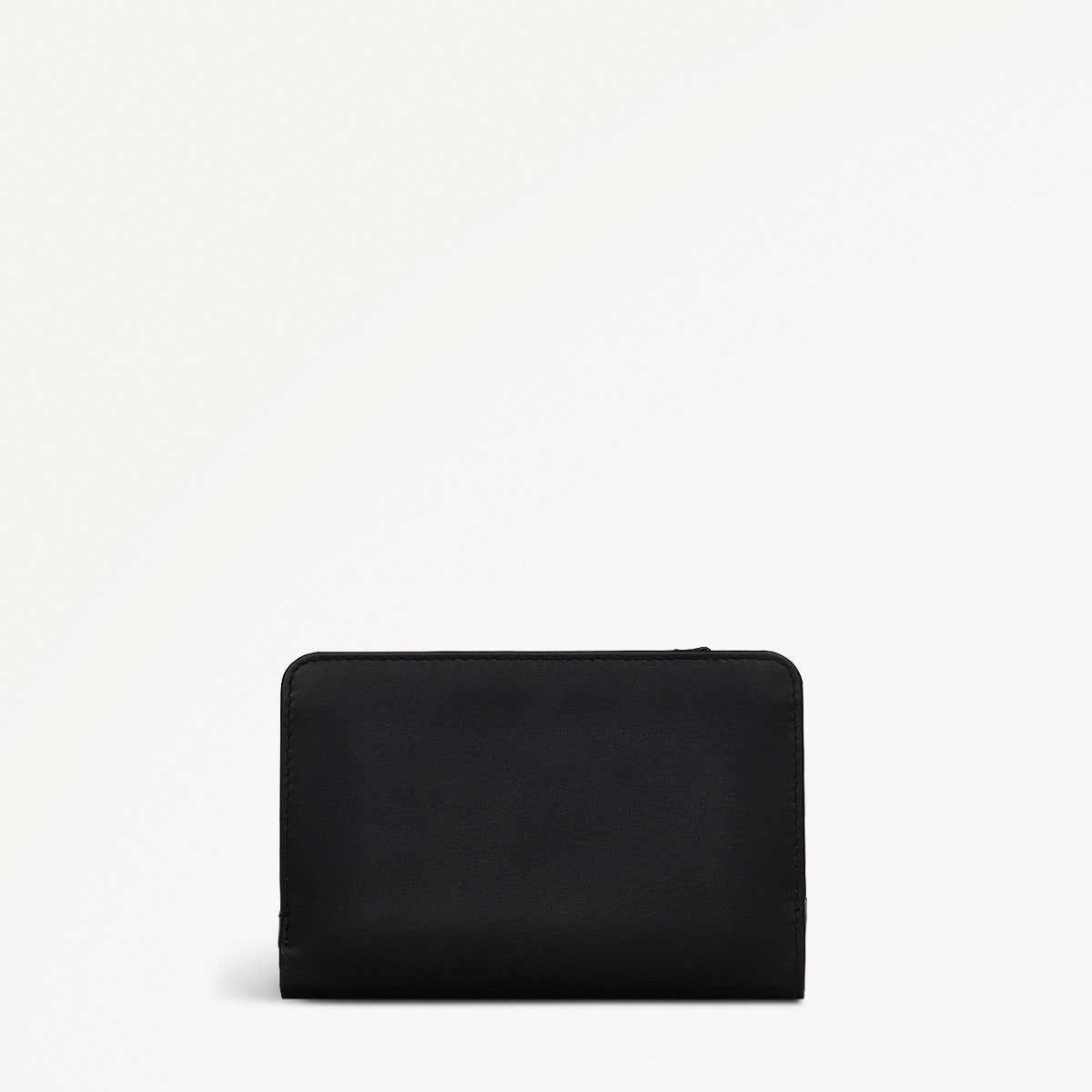 Pockets Leather Medium Bifold Wallet in Black - 10632