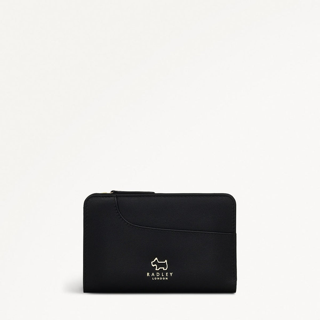Pockets Leather Medium Bifold Wallet in Black - 10632