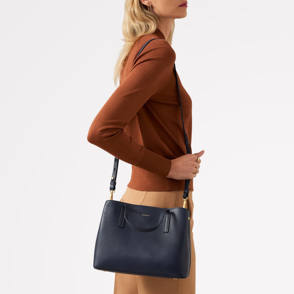 Dukes Place Medium Ziptop Grab Bag in Evenfall - 110160