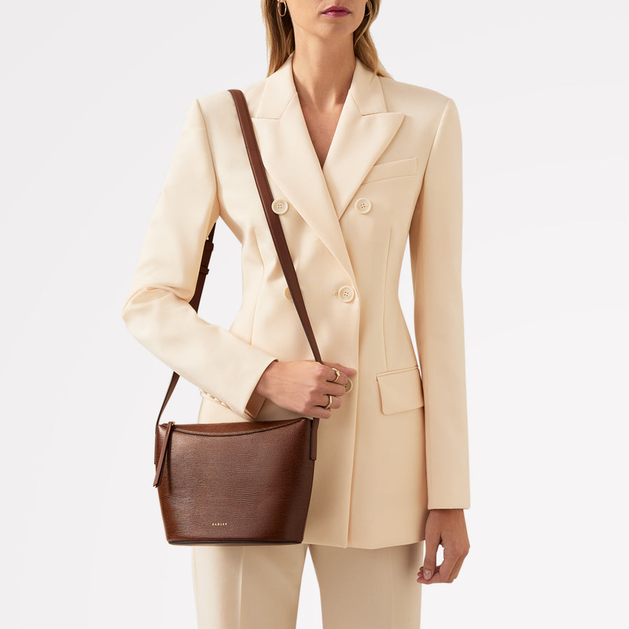 The Kensal Leather Small Ziptop Crossbody Bag in Saddle - 110164