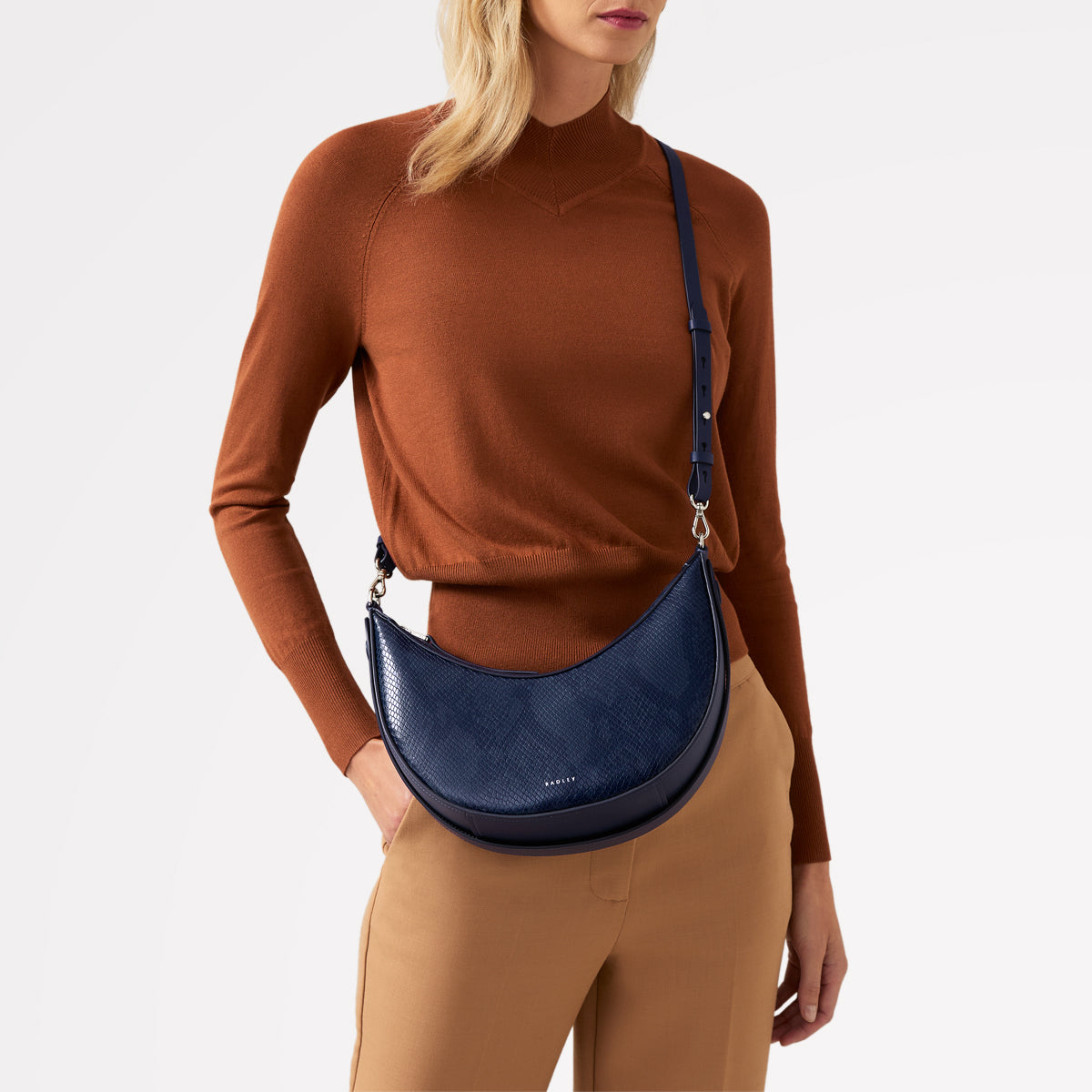 The Kensal Leather Small Ziptop Shoulder Bag in Evenfall - 110165