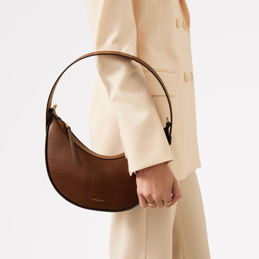 The Kensal Leather Small Ziptop Shoulder Bag in Saddle - 110167