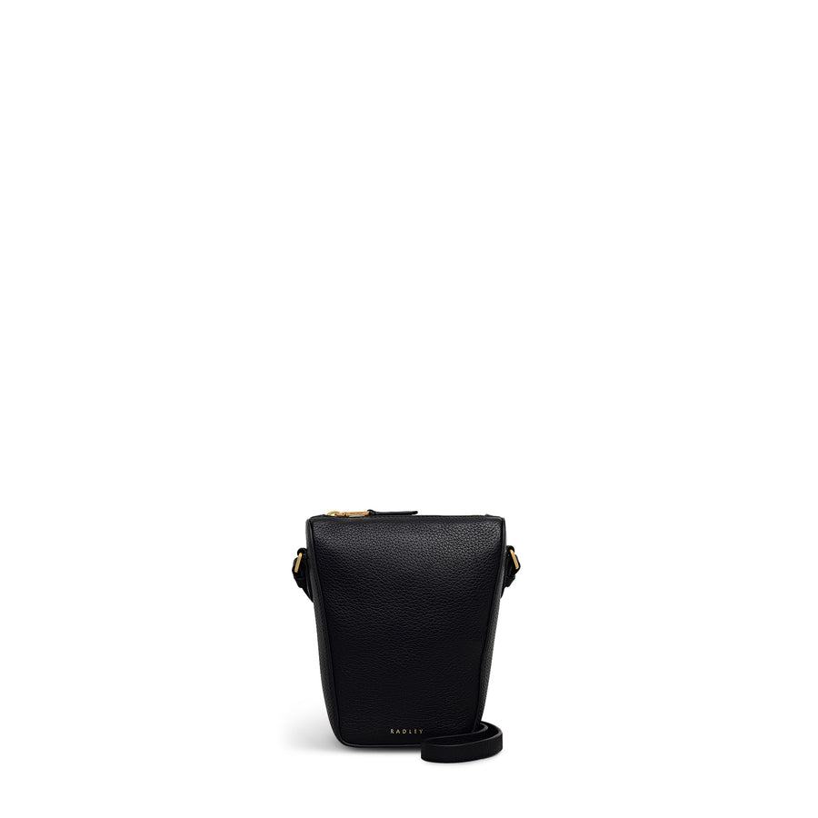 Oak Street Medium Phone Crossbody in Black - 110244