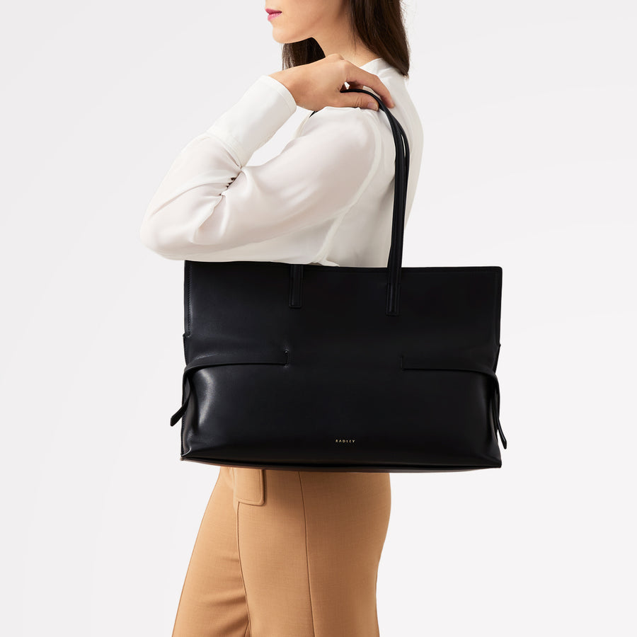 Fleet Street Leather Medium Open Top Tote Bag in Black - 110304