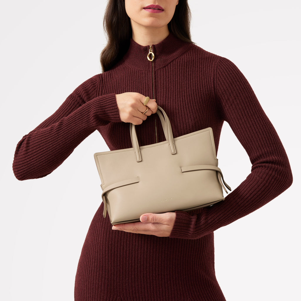 Fleet Street Leather Small Open Top Crossbody Bag in Stone - 110305