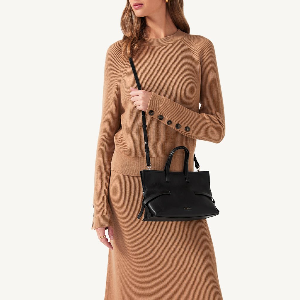 Fleet Street Leather Small Open Top Crossbody Bag in Black - 110306