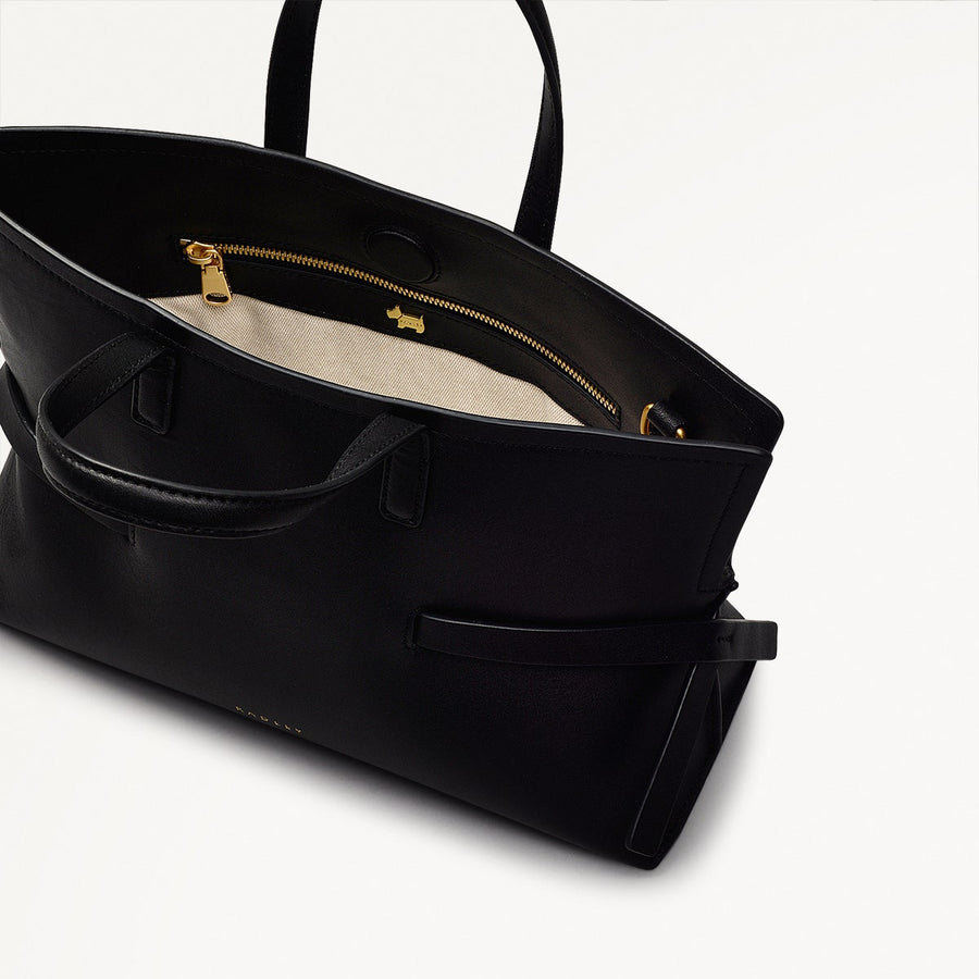 Fleet Street Leather Small Open Top Crossbody Bag in Black - 110306