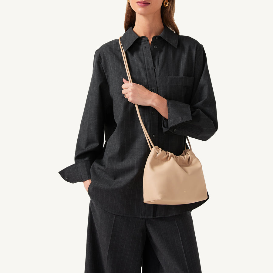 BLAKE MEWS MEDIUM OPEN TOP CROSS BODY STONE