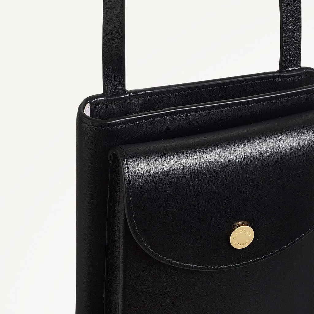 Argyll Street Leather Large Phone Crossbody in Black - 110362
