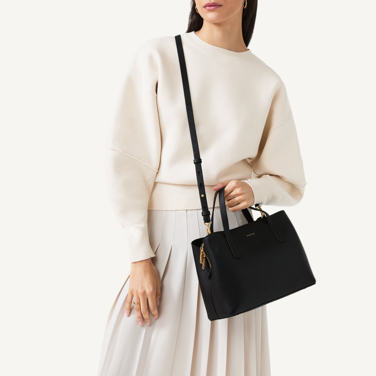 Dukes Place Leather Medium Opentop Grab Bag in Black - H2079001
