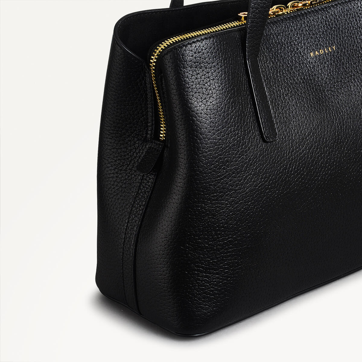 Dukes Place Leather Medium Ziptop Grab Bag in Black - 110419