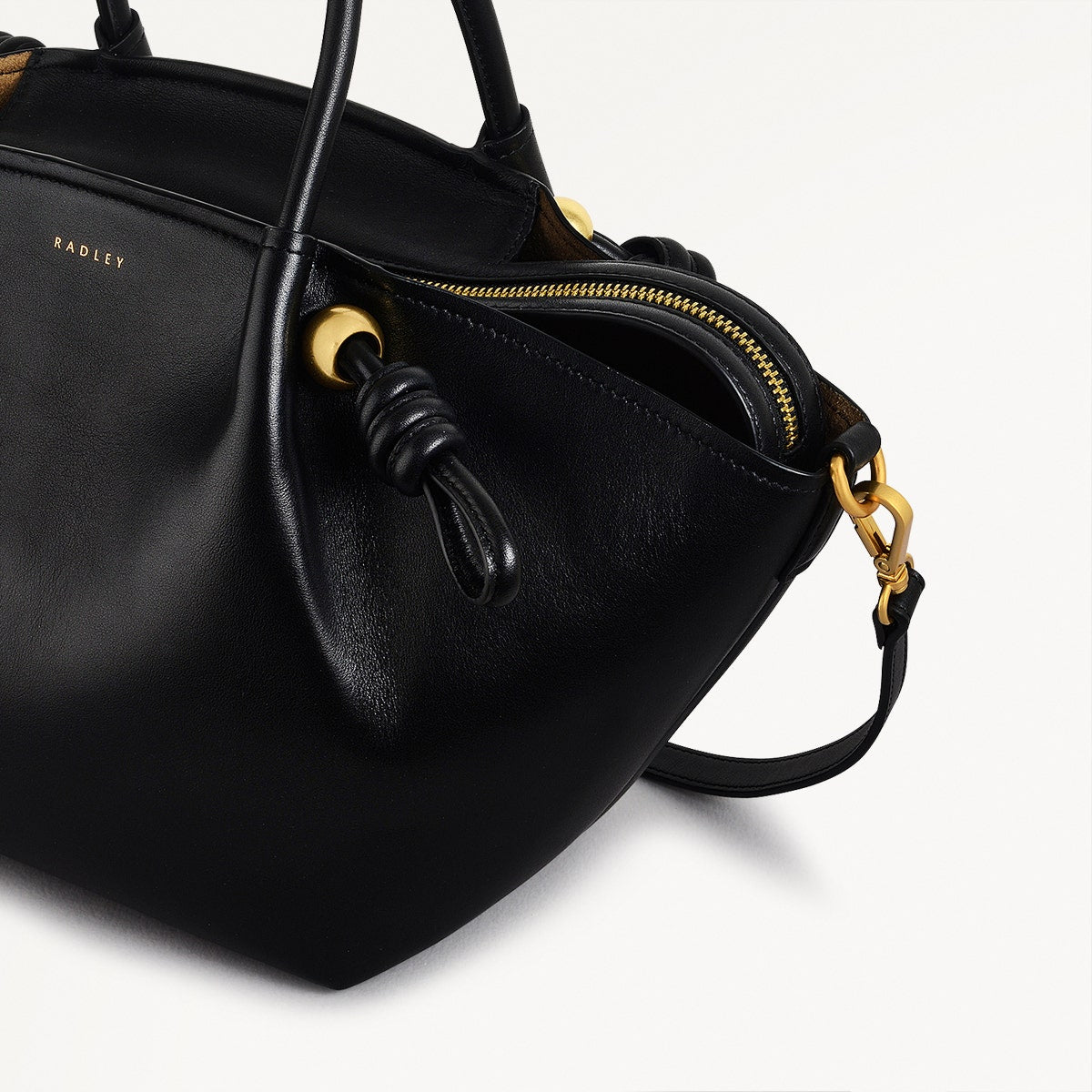 The Romilly Leather Medium Ziptop Grab Bag in Black - 110665