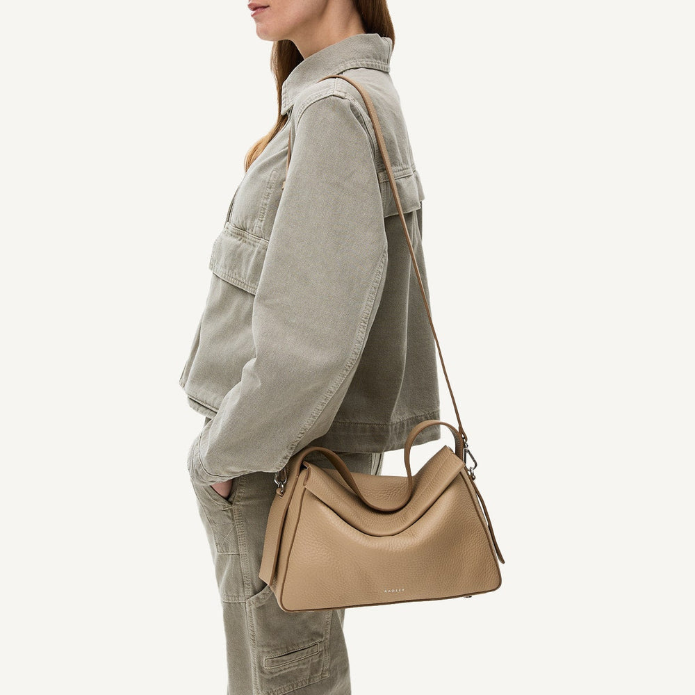 De Beauvoir Leather Medium Ziptop Grab Bag in Stone - 110680