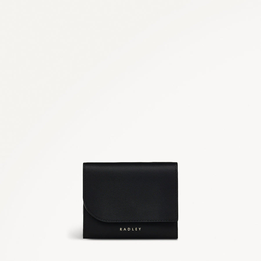 Pockets Leather Small Trifold Wallet in Black - 110751