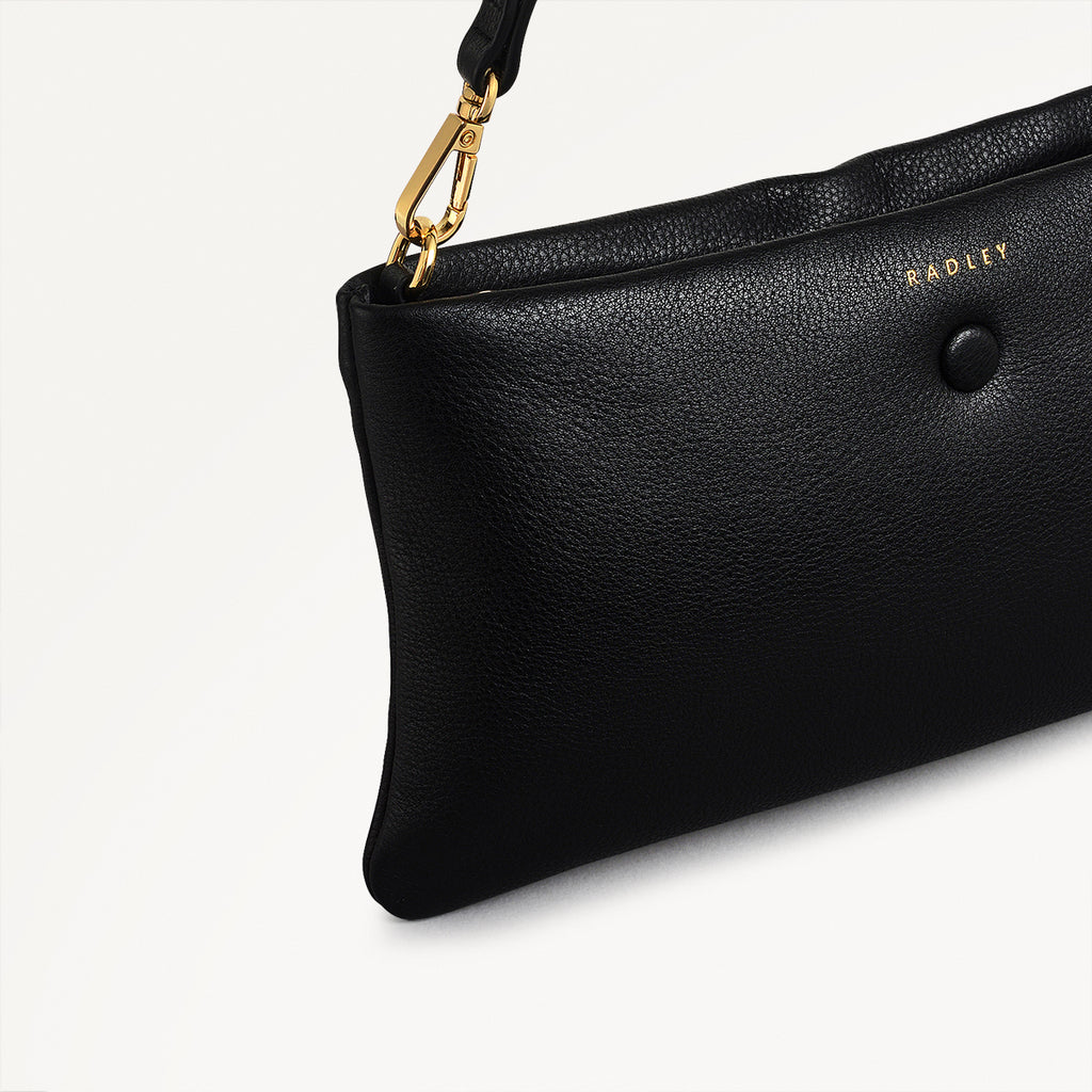 Mallow Street Leather Large Ziptop Wristlet in Black - 110769