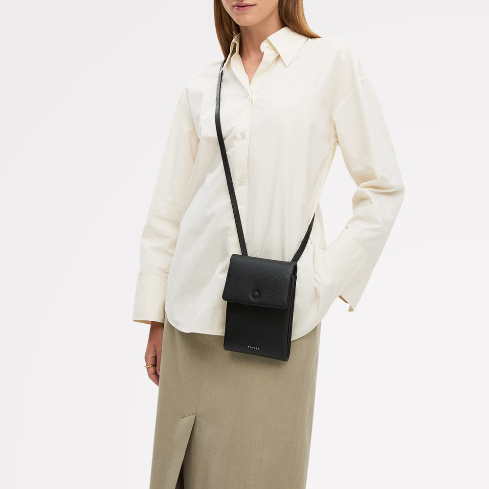 Mallow Street Medium Phone Cross Body Black - 110770