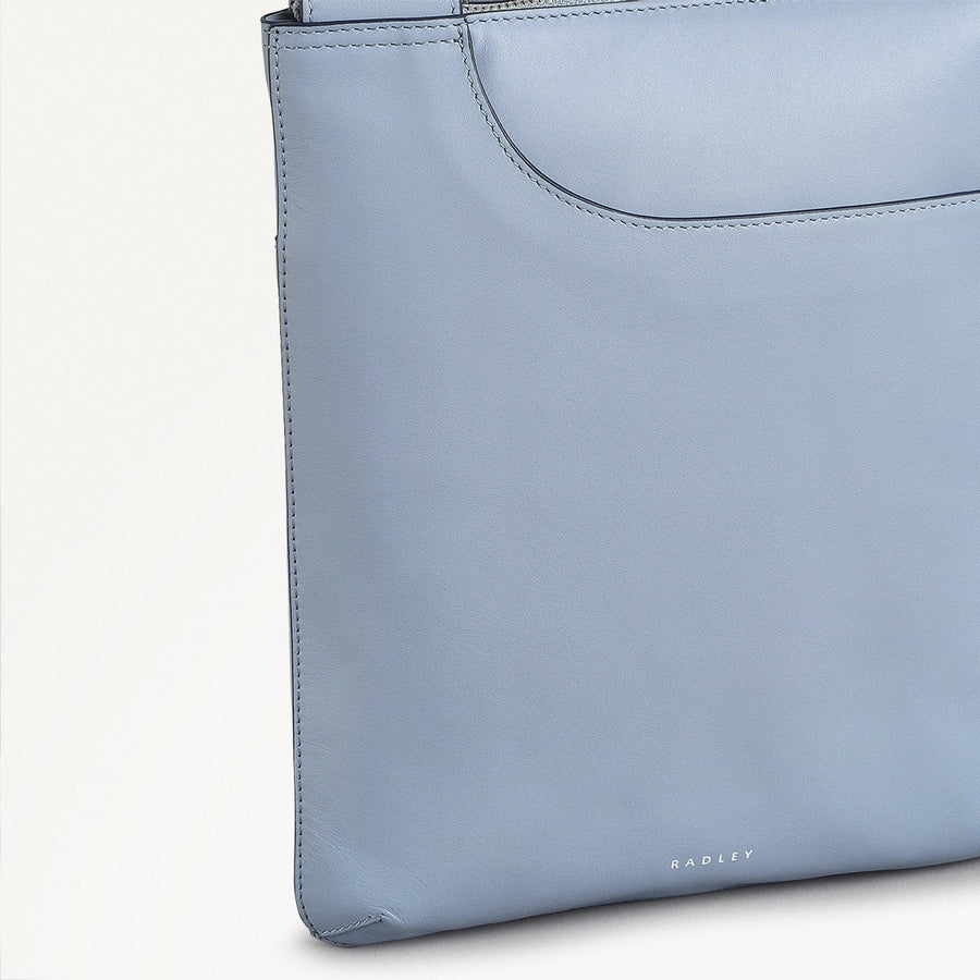 Pockets Medium Ziptop Cross Body Smoke Blue - 110811