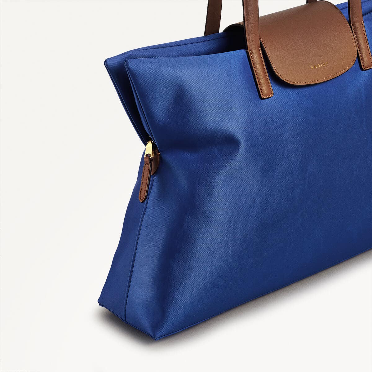 Pocket Essentials Medium Ziptop Tote Yves Blue - 110824