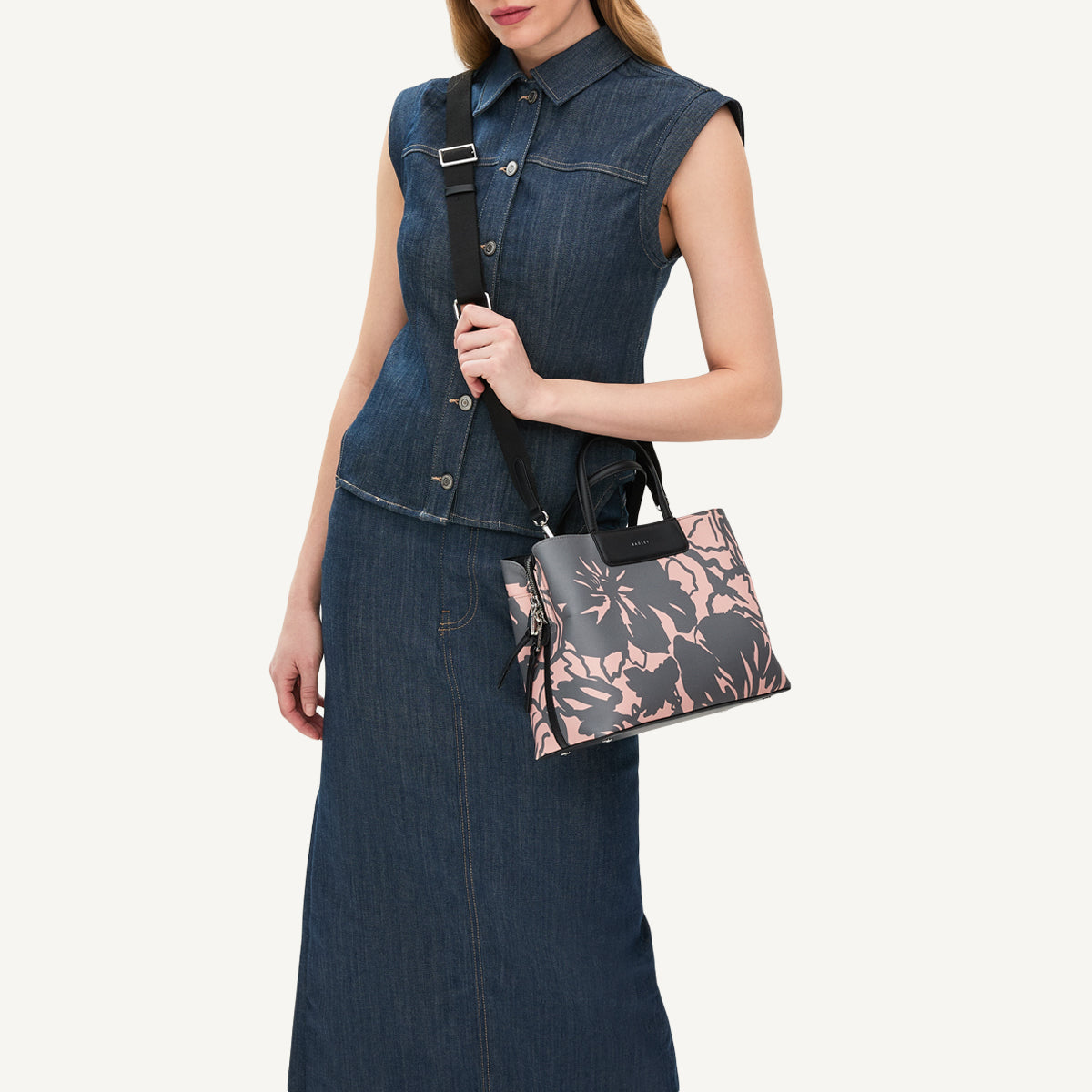 Responsible Ziptop Floral Grab Bag Black | Southwell Gardens SS25