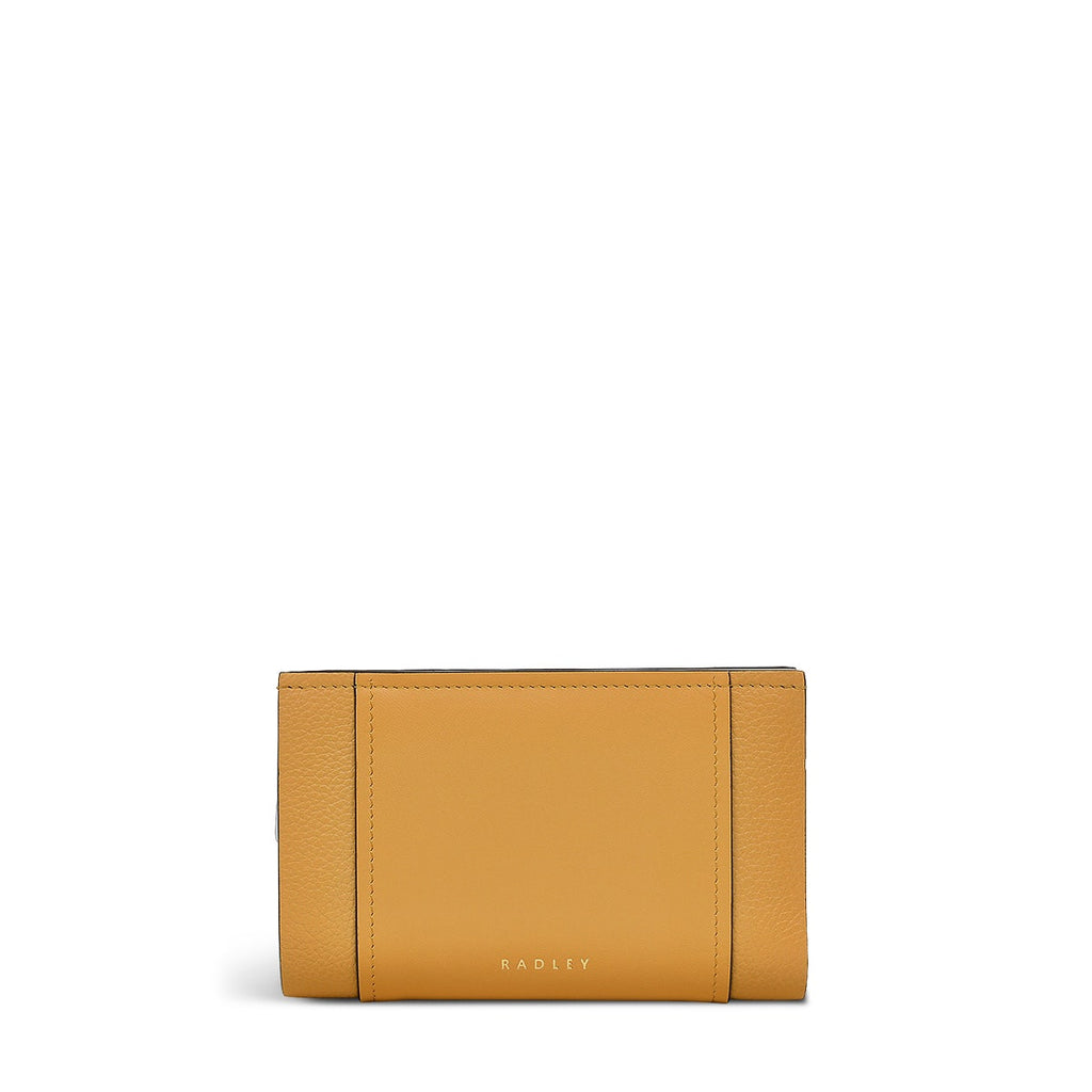 Regents Row Leather Medium Bifold Wallet in Pecan - 110878