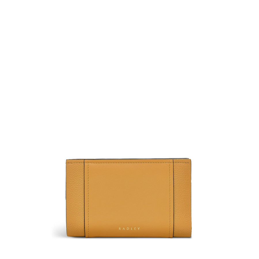 Regents Row Leather Medium Bifold Wallet in Pecan - 110878