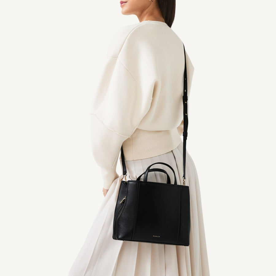 Regents Row Leather Small Zip Around Grab Bag in Black - 110924