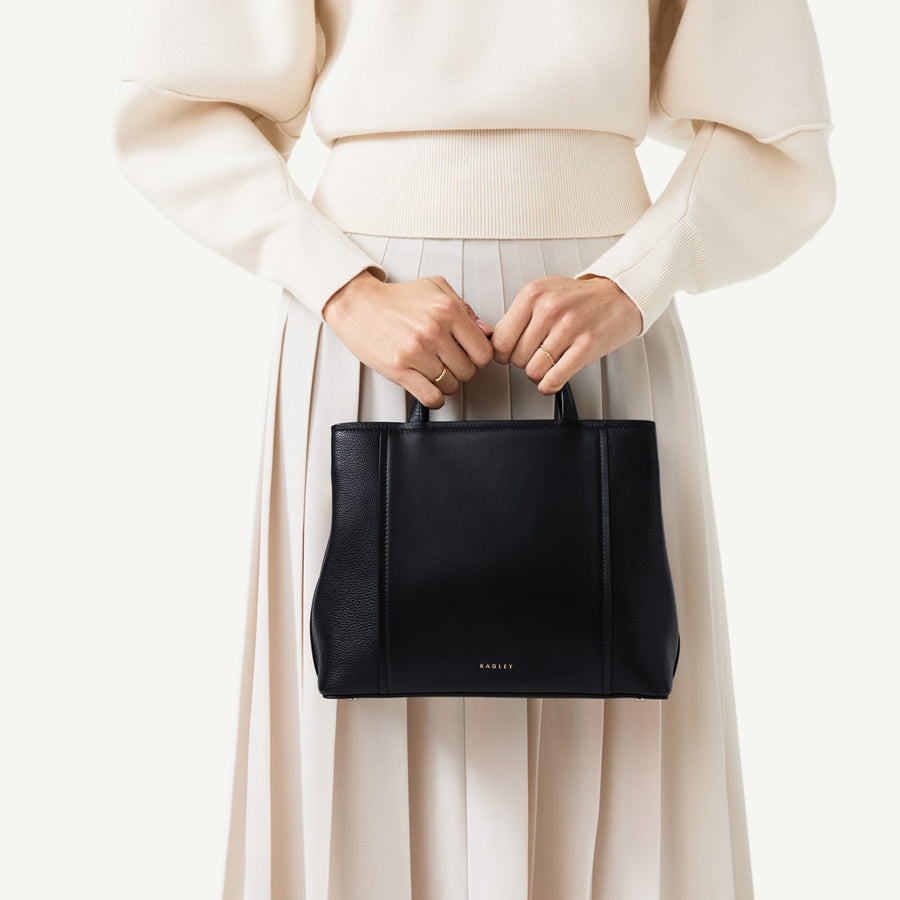 Regents Row Leather Small Zip Around Grab Bag in Black - 110924