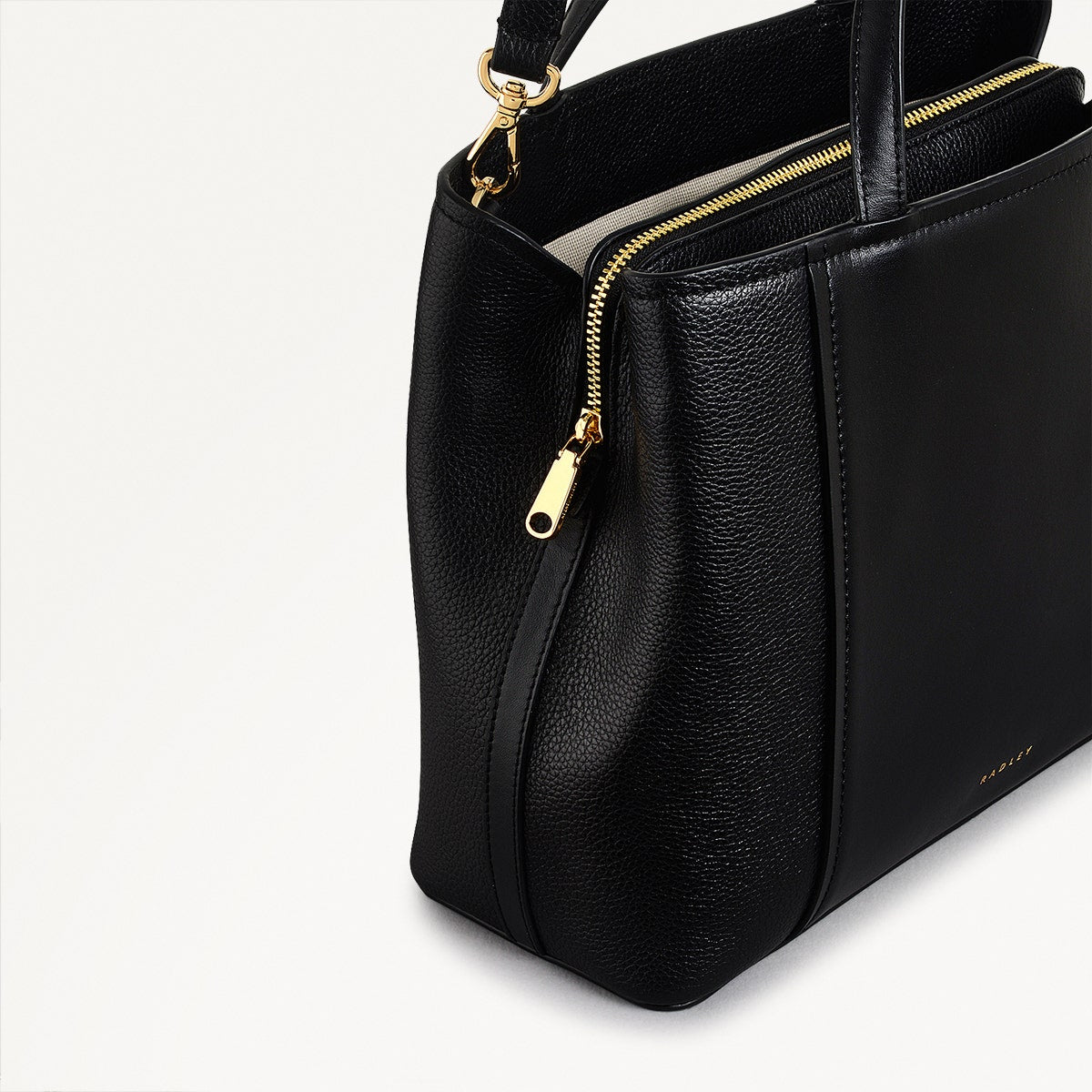 Regents Row Leather Small Zip Around Grab Bag in Black - 110924