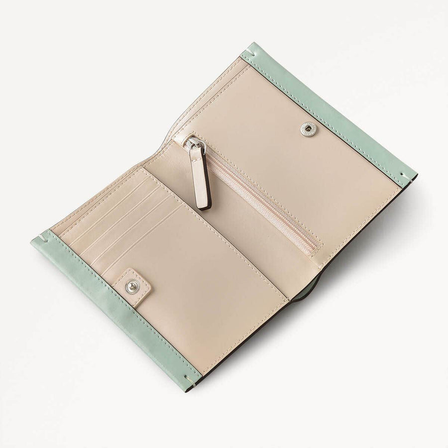 Lexington Lane Leather Medium Bifold Wallet in Deco Green - 111126