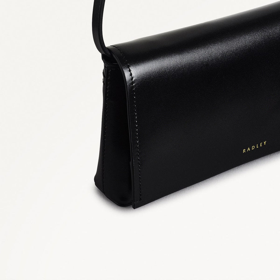 Lexington Lane Leather Small Flapover Crossbody Bag in Black - 111183