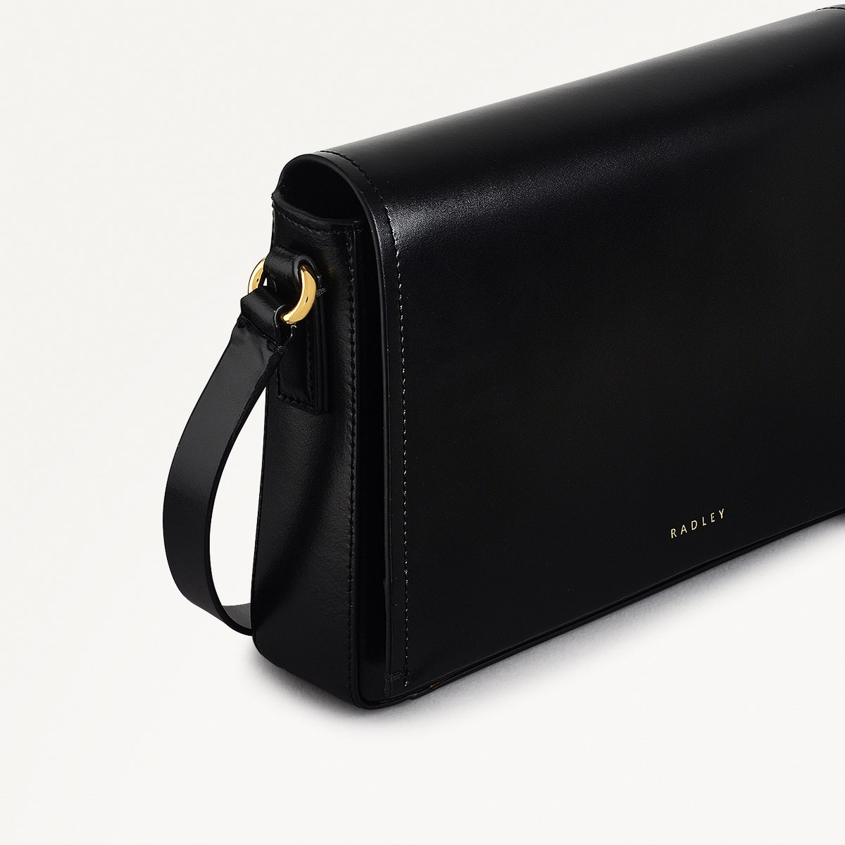 Lexington Lane Leather Medium Flapover Crossbody Bag in Black - 111186