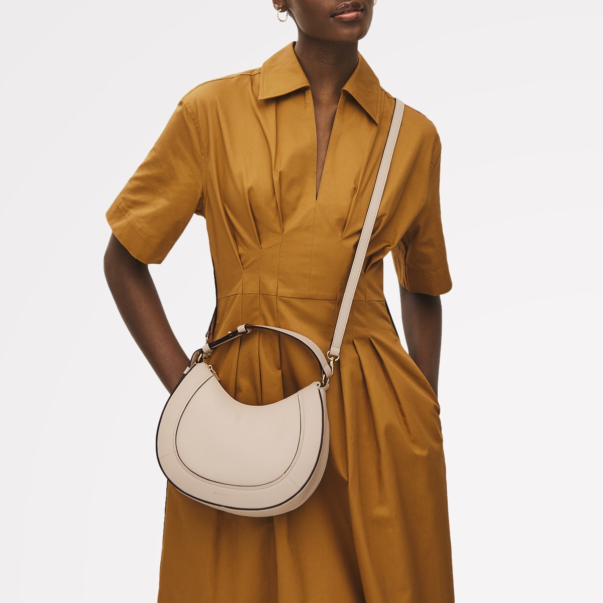 Merchant Hall Leather Small Ziptop Grab Bag in Oat Milk - 111199