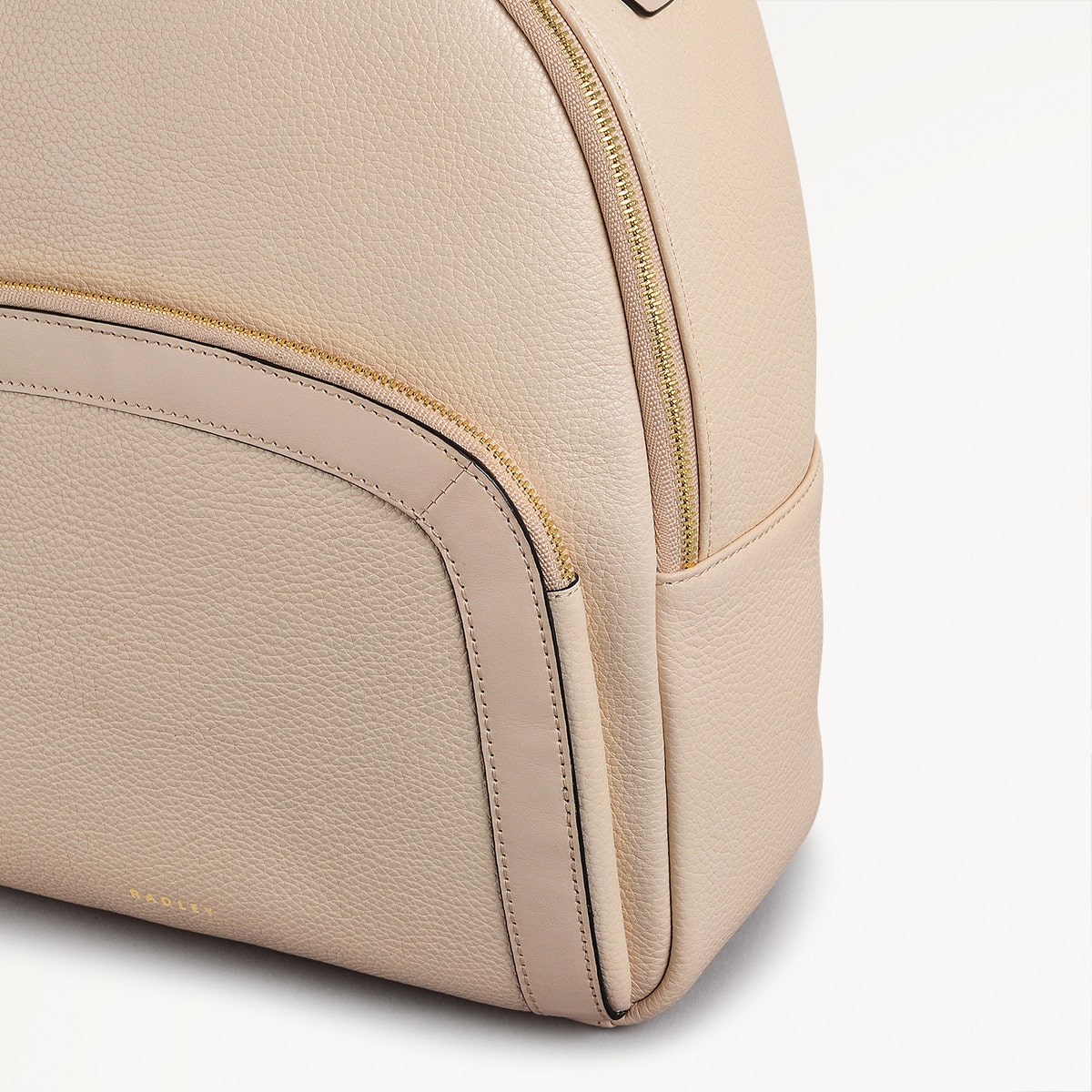 Merchant Hall Leather Medium Zip Around Backpack in Oat Milk - 111203