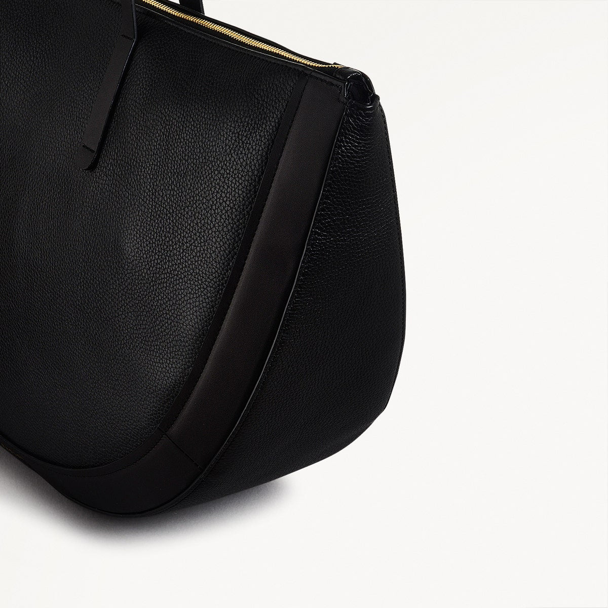 Merchant Hall Leather Large Ziptop Shoulder Bag in Black - 111205