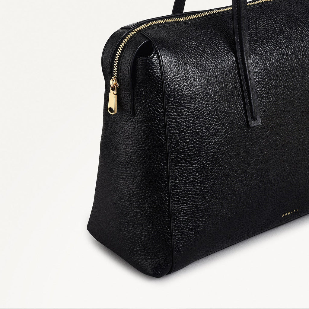 Eastcastle Street Leather Medium Ziptop Shoulder Bag in Black - 111220